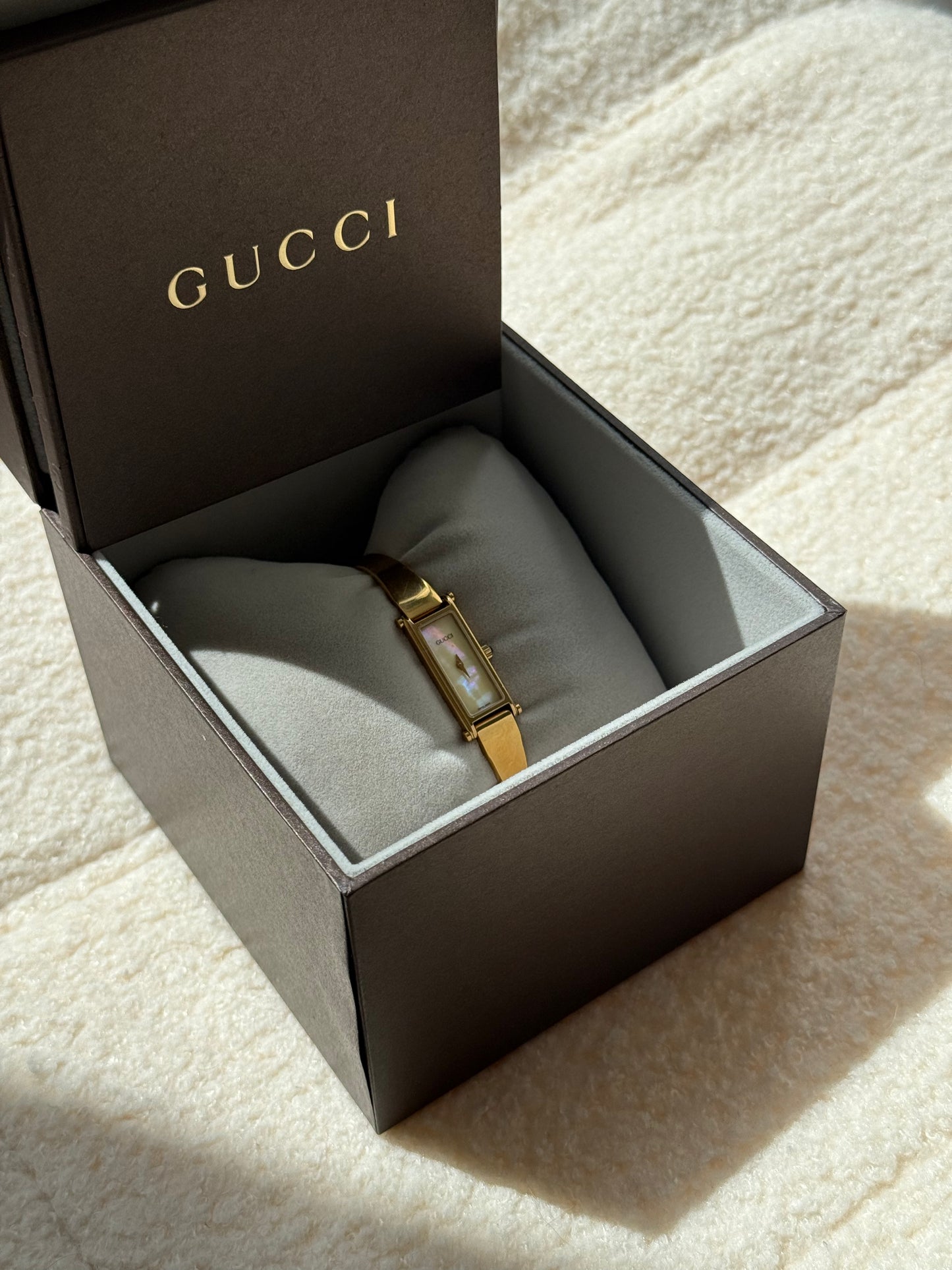 Gucci 1500 Watch Pearl/Gold WITH BOX