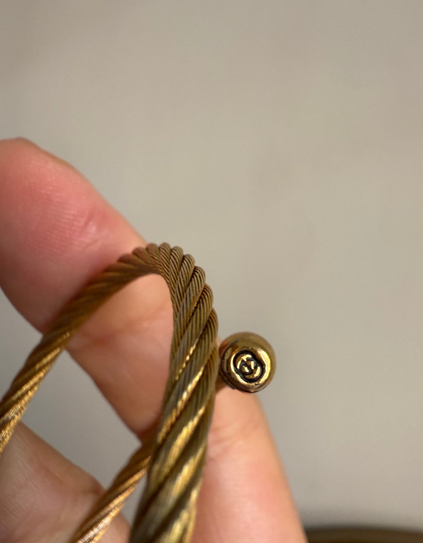 Gucci 2700L Gold Twist Watch