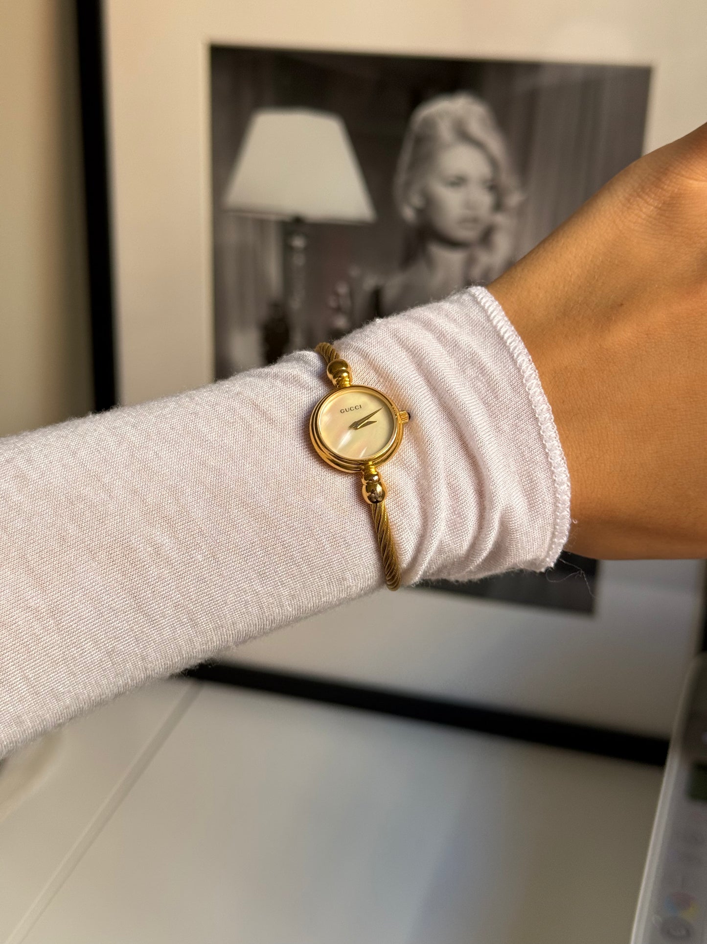 Gucci 2700 Twist Watch