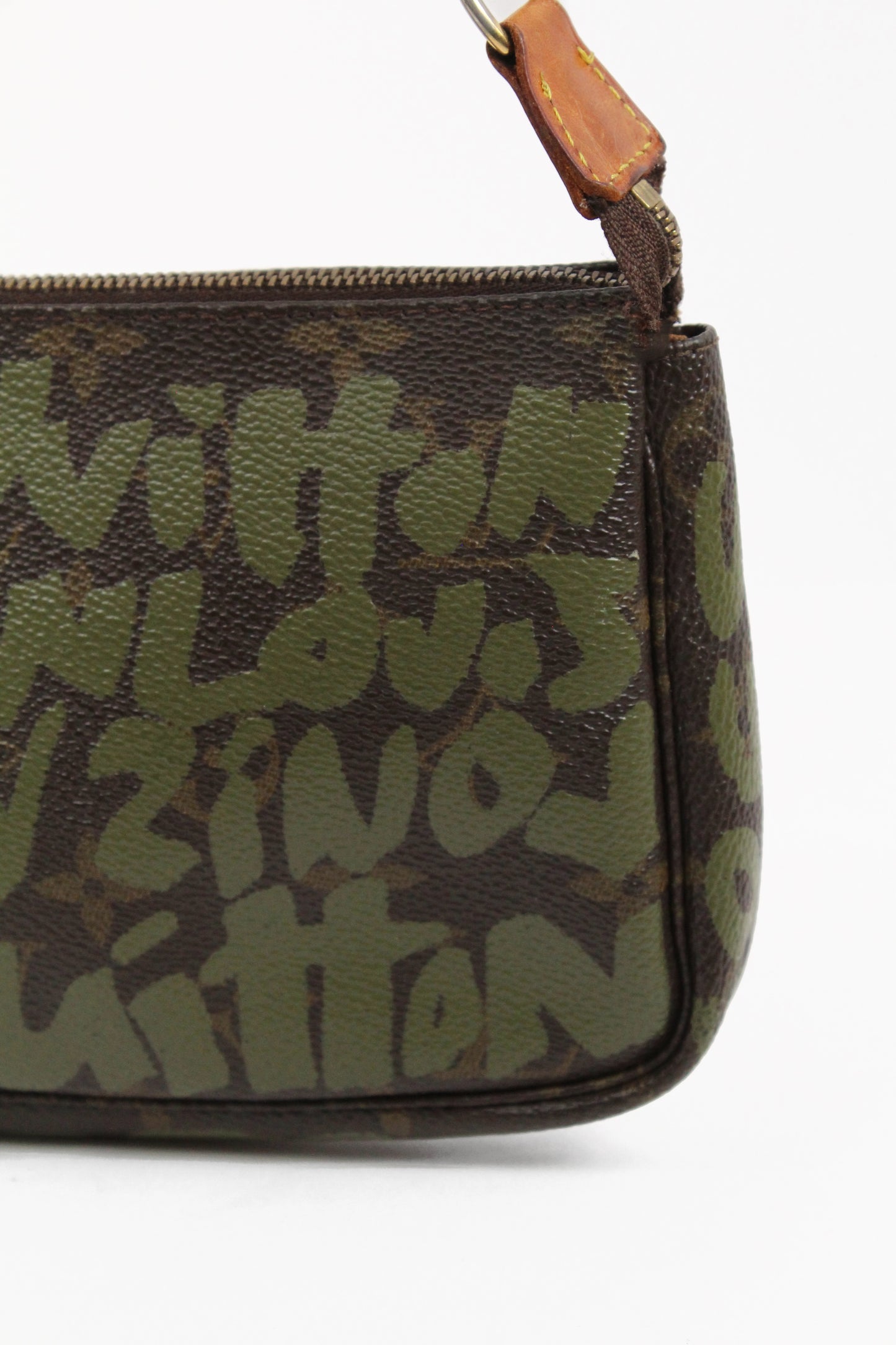 Louis Vuitton Graffiti Pochette