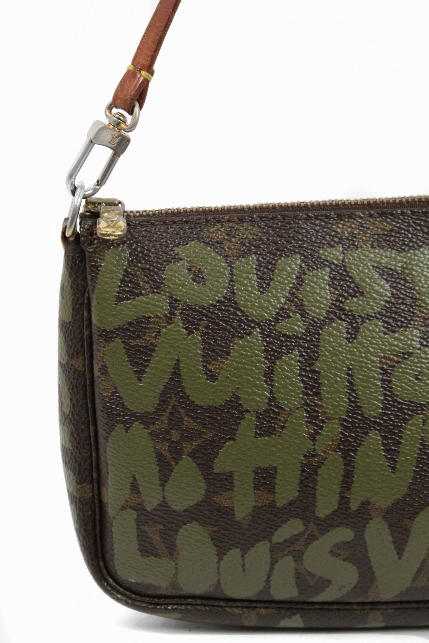 Louis Vuitton Graffiti Pochette