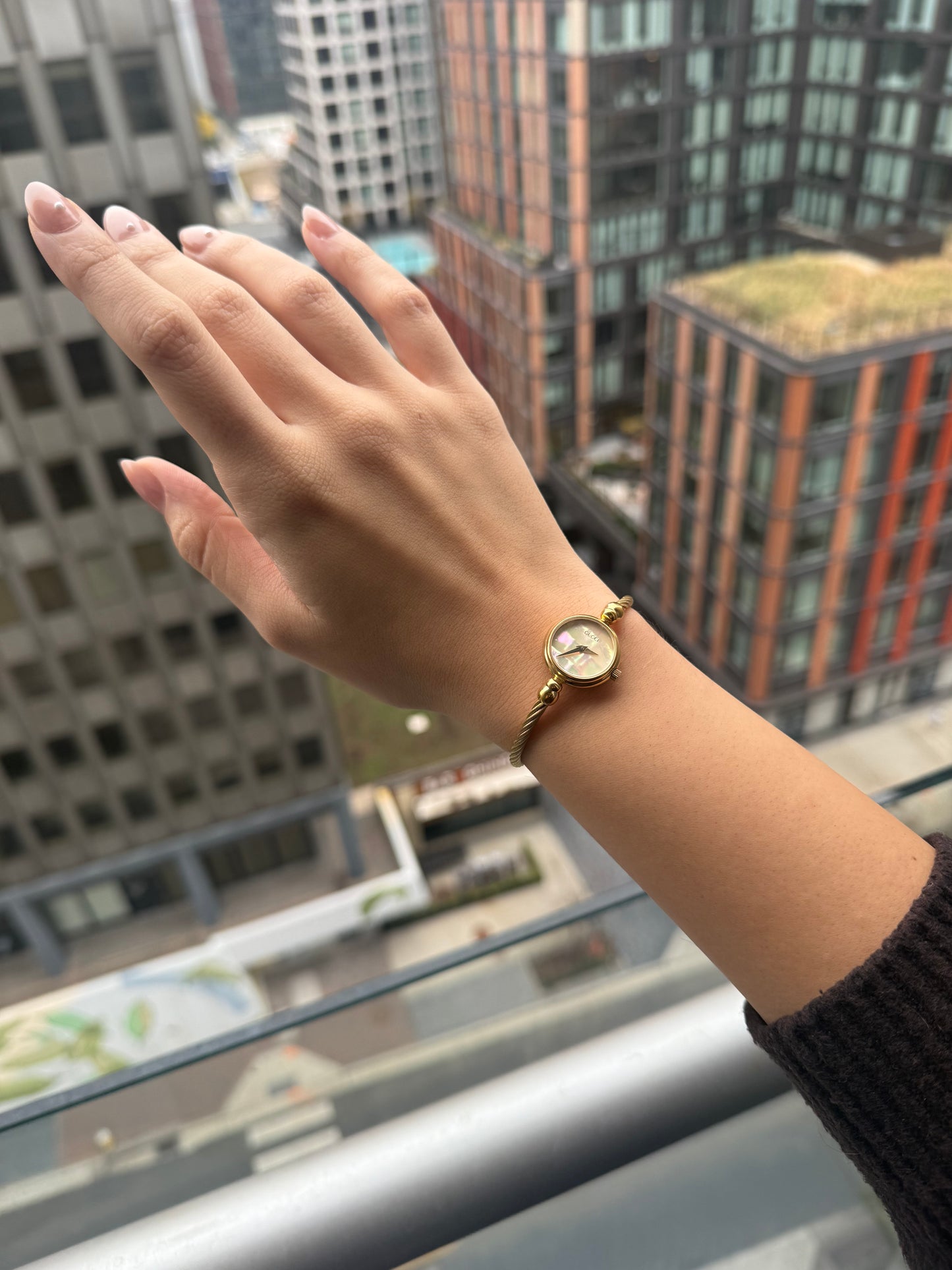 Gucci 2700 Twist Watch