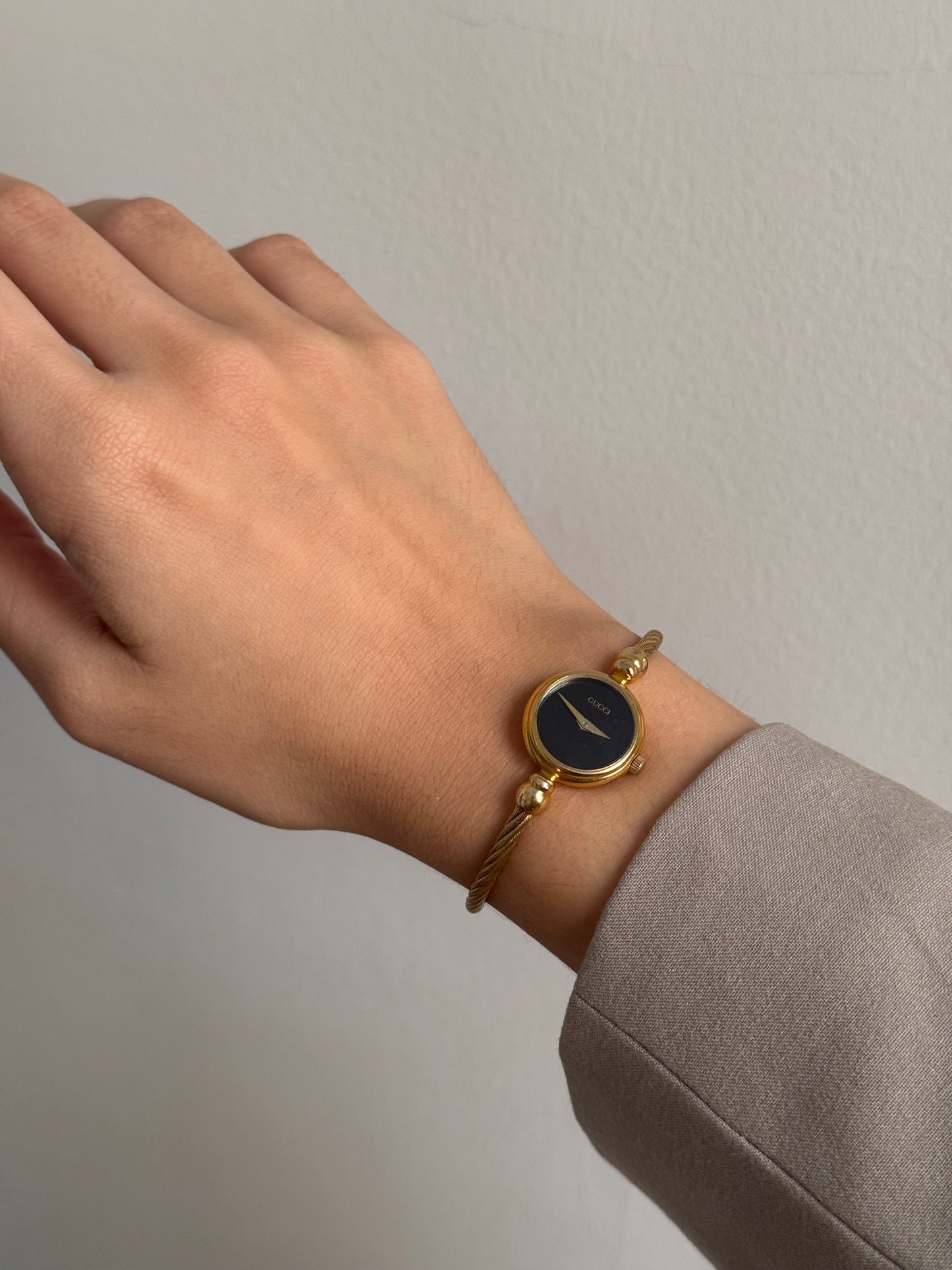 Gucci 2700L Gold Twist Watch